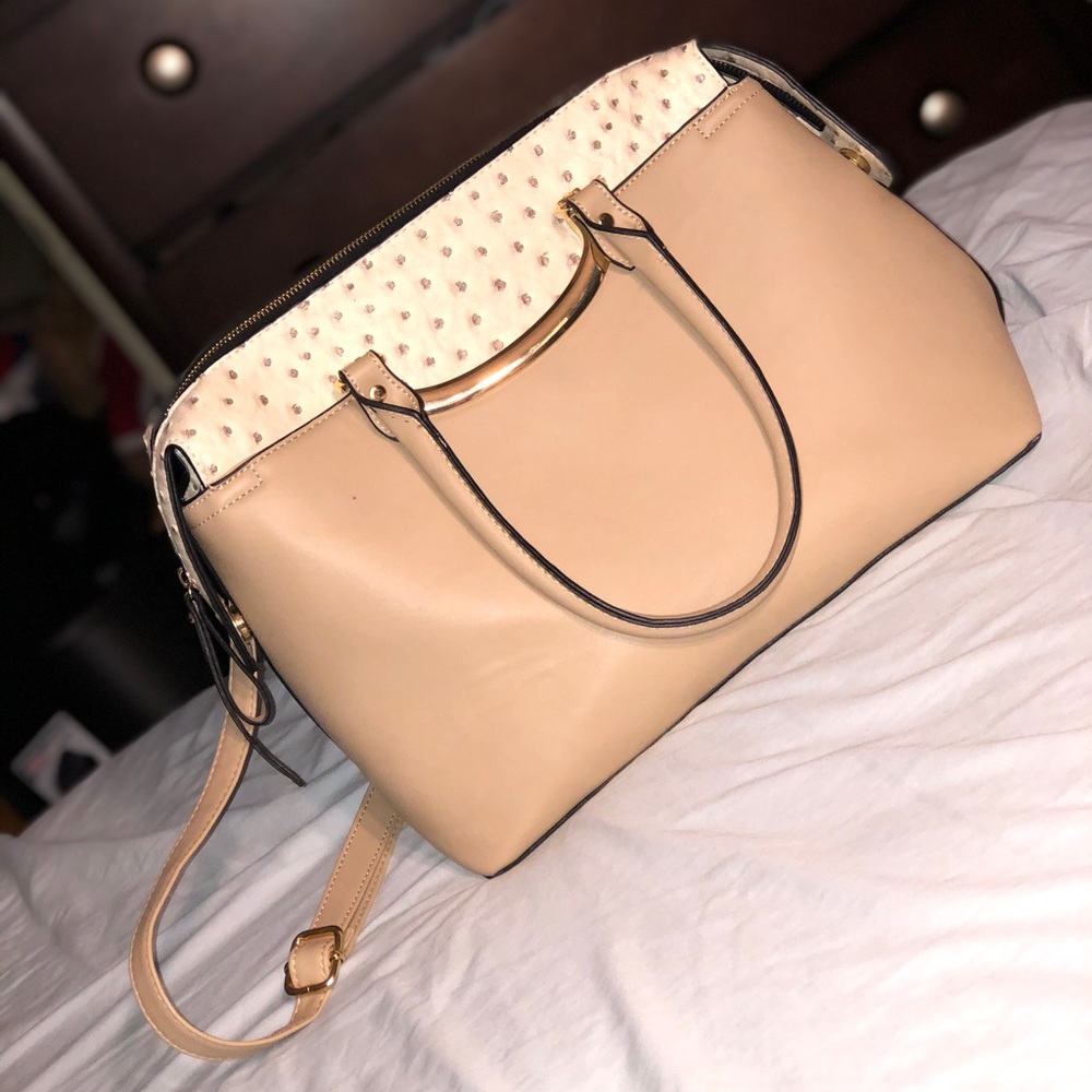 Spacious Quality Women’s Crossbody Purse